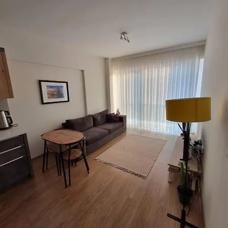 Apartment Comfy Close To Airport